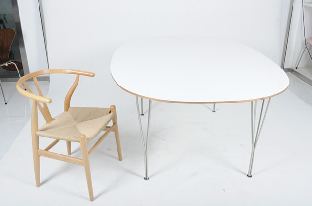 Super Elliptical Table